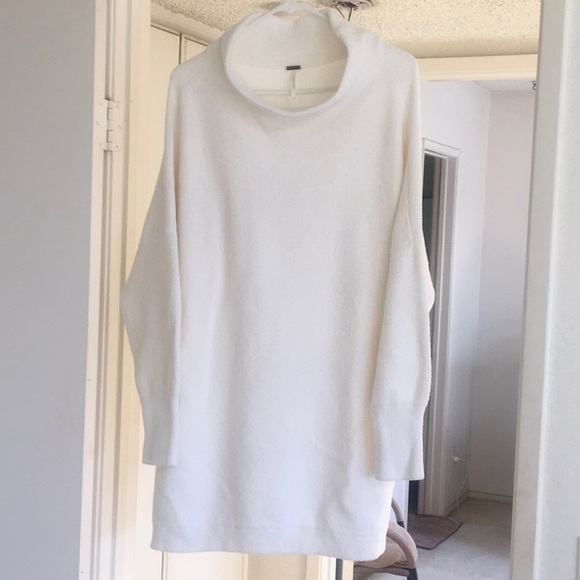 FREE PEOPLE/IVORY-TEXTURED LOOSE TURTLENECK DRESS OR TUNIC/NEW - Picture 1 of 8
